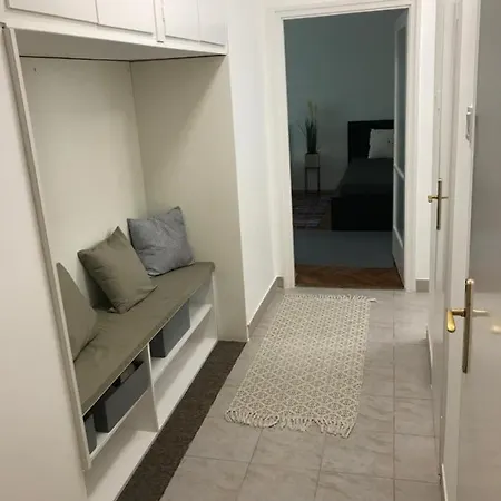 Koezponti Apartment *