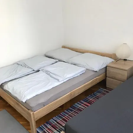 Koezponti Apartment *